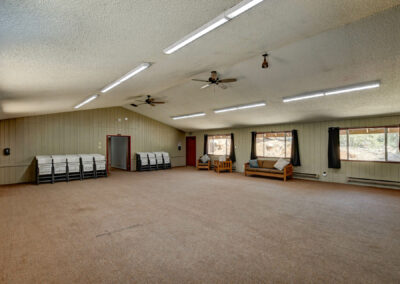 Meeting area in Pine Lodge